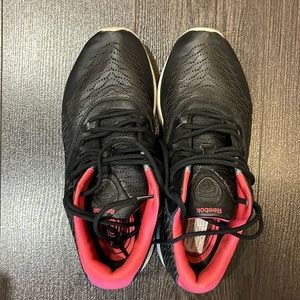 Reebok Easytone Runners in Great Condition! Size 6.